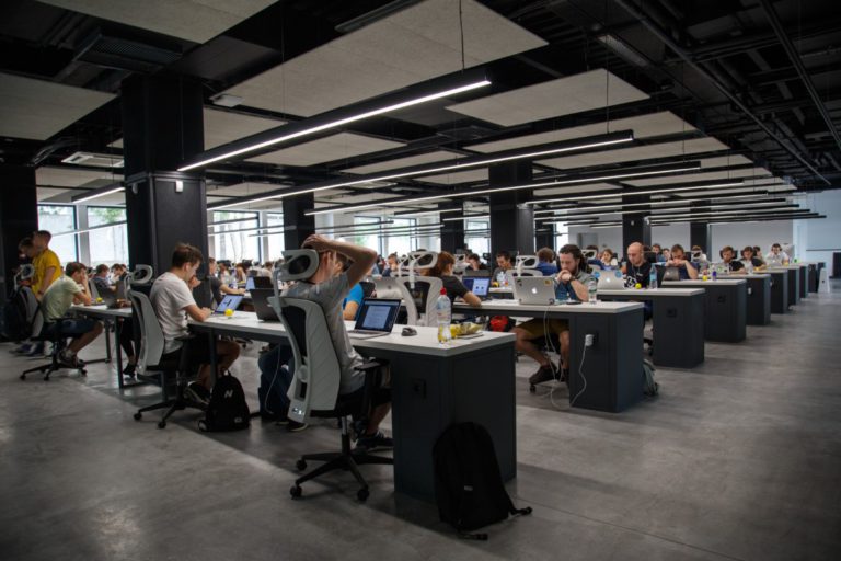 hackathon adalah